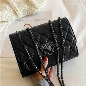 Quilted Chain Shoulder Bag